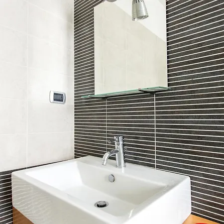 Art Loft Penthouse Near Trastevere Apartment